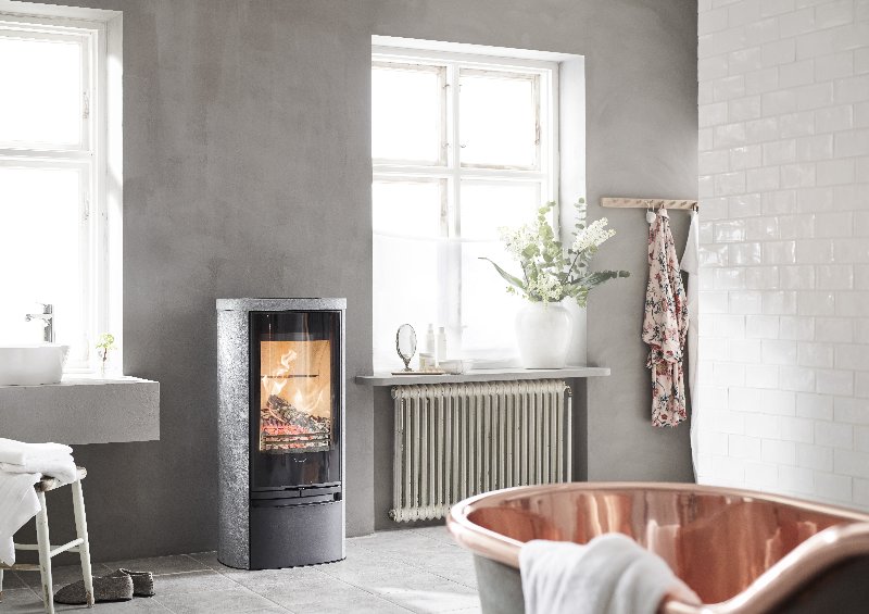 Contura 820T with glass door