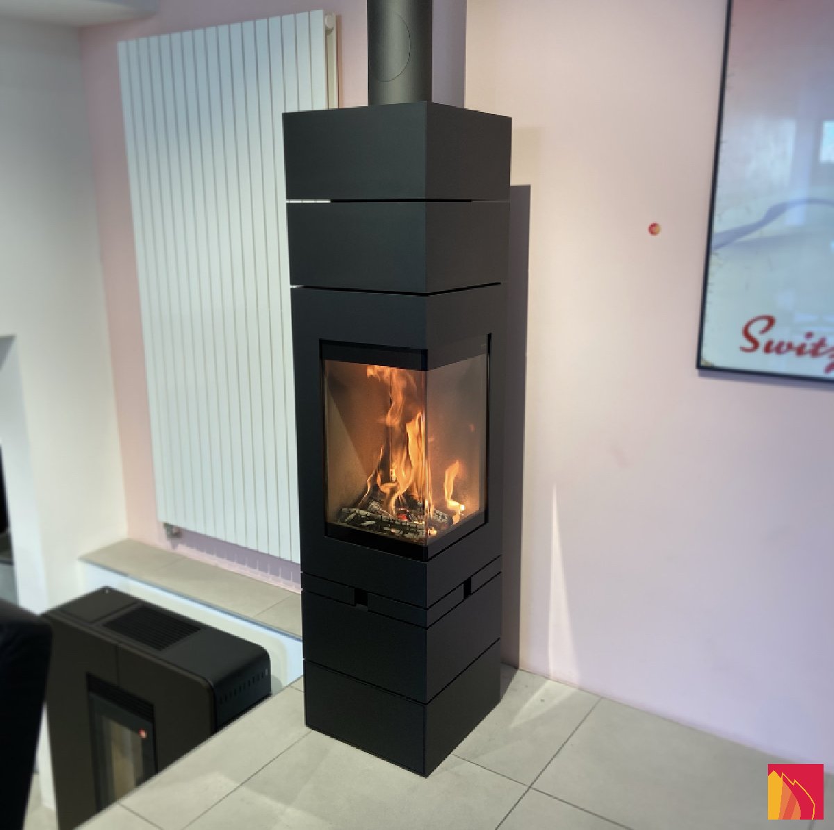 Estufa de leña Skantherm Elements 400 ángulo - Carron-Lugon