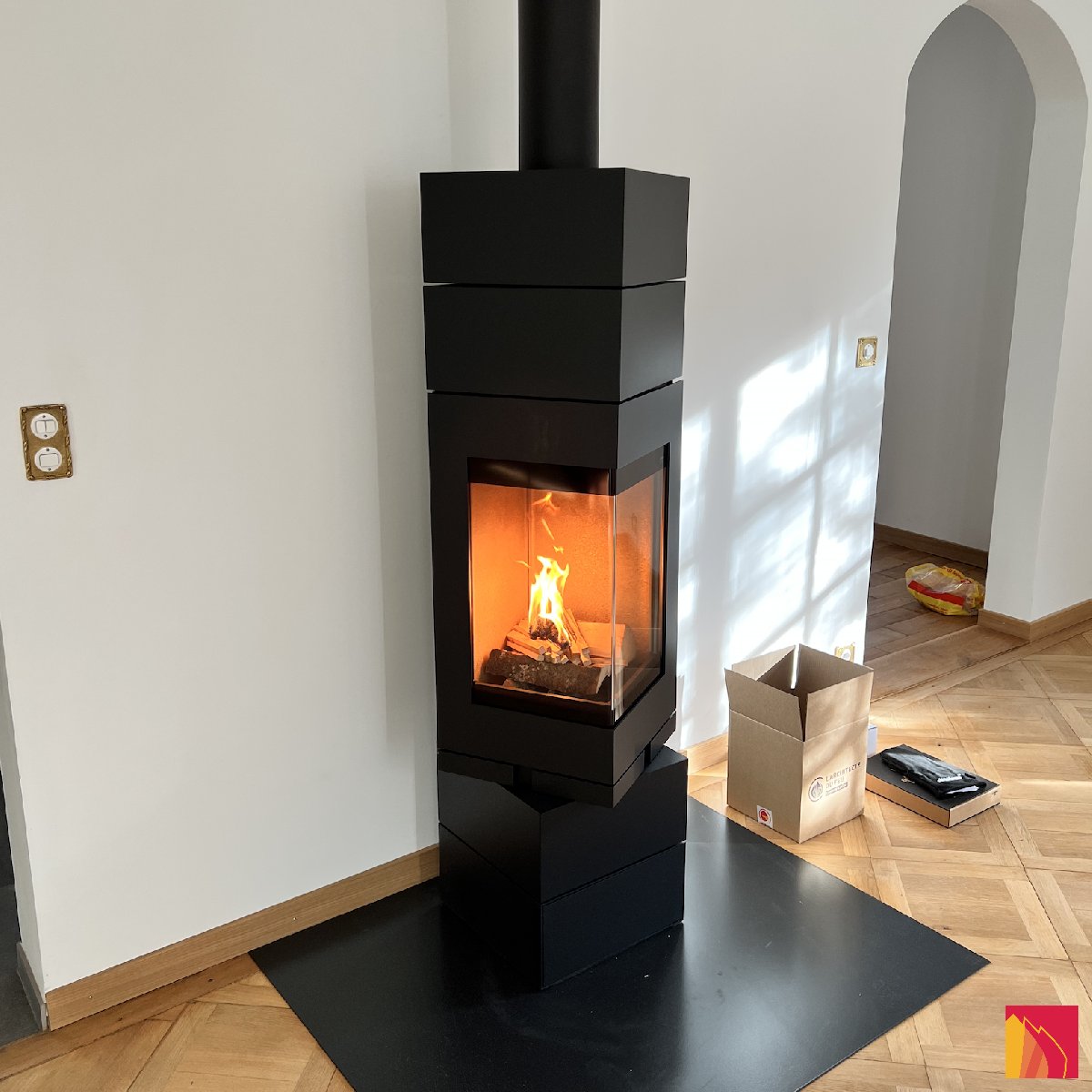 Estufa de leña Skantherm Elements 400 ángulo - Carron-Lugon
